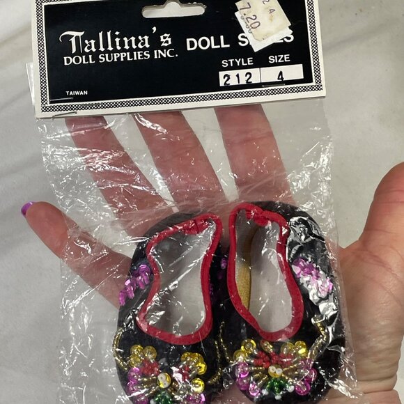 Tallinas Doll Shoes Style 212 Size 4 With Embroidered & Beaded Design Vintage - Picture 8 of 9